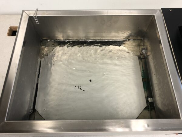 Precision laboratory heating bath - Image 4
