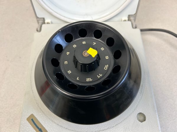 Sanyo Micro Centaur laboratory centrifuge - Image 6