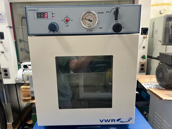 Four à vide VWR pour laboratoire model 414004-584 neuf
