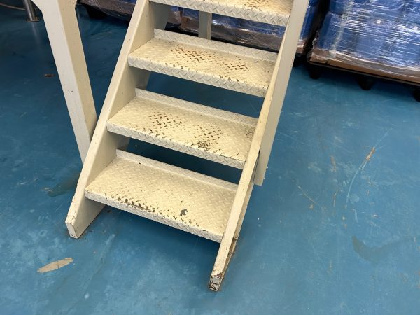 Steel mezzanine / platform 5 ft x 10 ft - Image 3