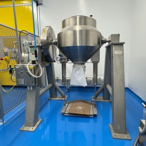 Double cone pharmaceutical blender