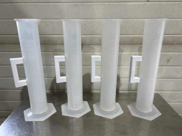 Laboratory 2 liter Scienceware graduated cylinder, - Image 3