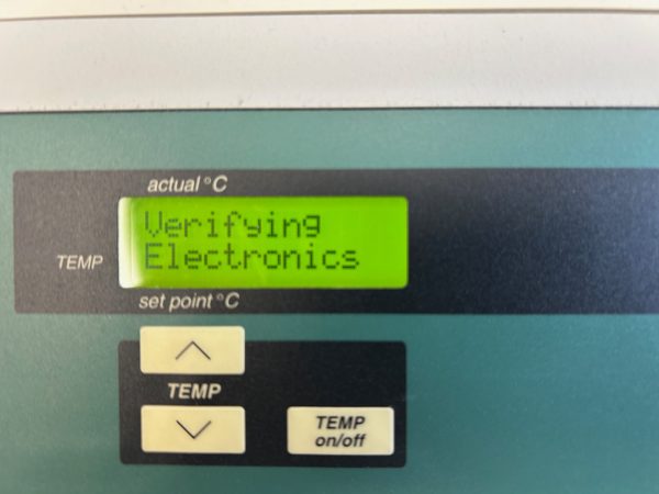 Lecteur de micro plaque Molecular Devices VersaMax pour laboratoire – Image 9