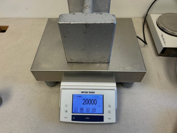 Mettler Toledo model XS32001LDR laboratory scale - Image 9