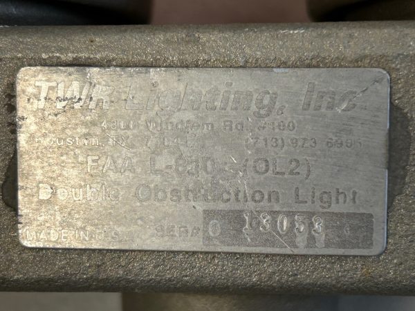 Lumière double TWR L-810 (OL2) – Image 6