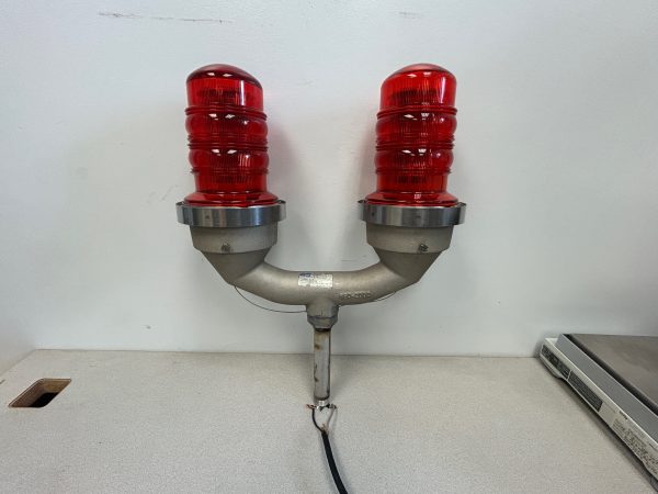 Lumière double Dialight L810 au LED no. cat 860-1R01-002 – Image 2