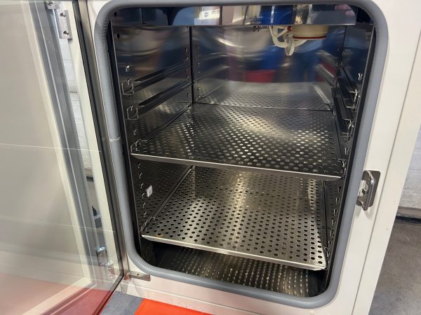Thermo scientific model 3110 laboratory incubator - Image 6