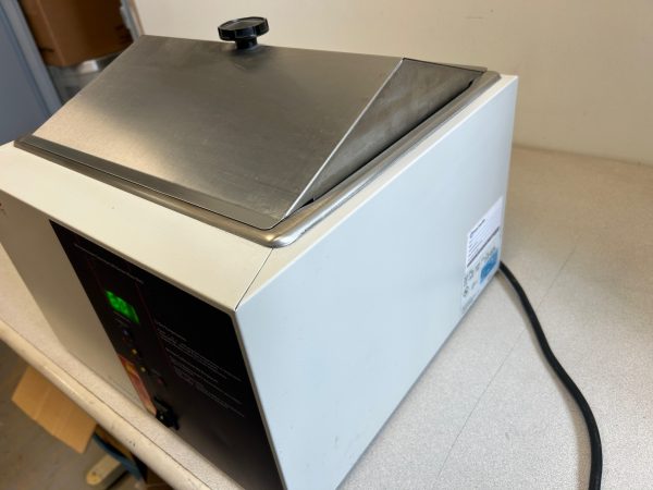 Bain chauffant Thermo Scientific model 2837 pour laboratoire – Image 3