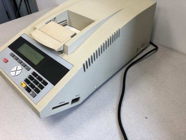 Laboratory Applied Biosystems N8030001 GENEAMP PCR 2400 thermal cycler - Image 2