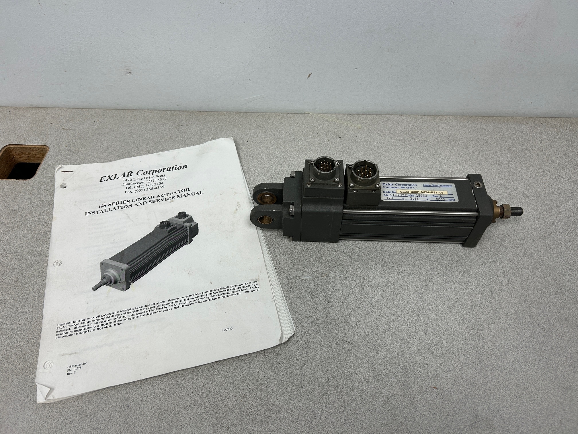 Cylindres actuateurs électrique Exlar Corporation model GS20-0302-MCM-PS1-L6