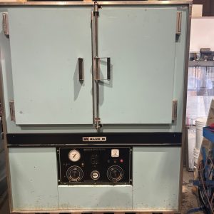 Four industriel Blue-M model POM-136C-1