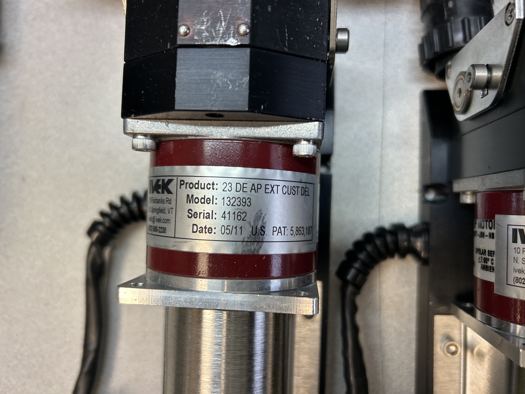 Lot of IVEK Multispense 2000 controllerS & actuators - Image 6