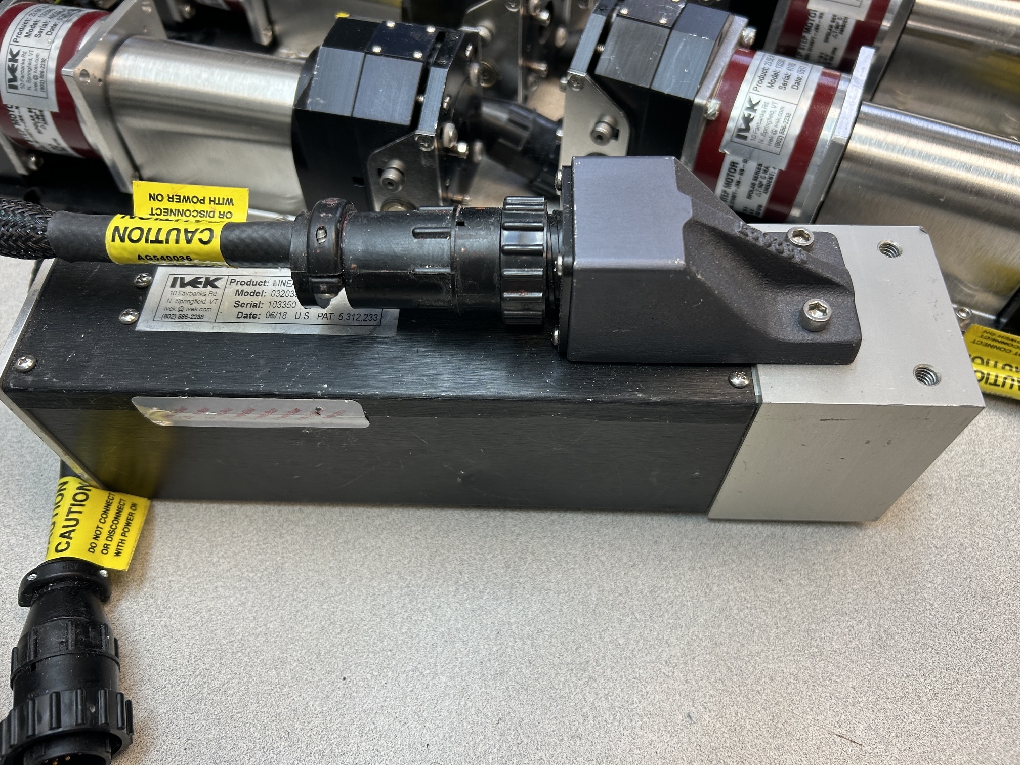 Lot of IVEK Multispense 2000 controllerS & actuators - Image 8