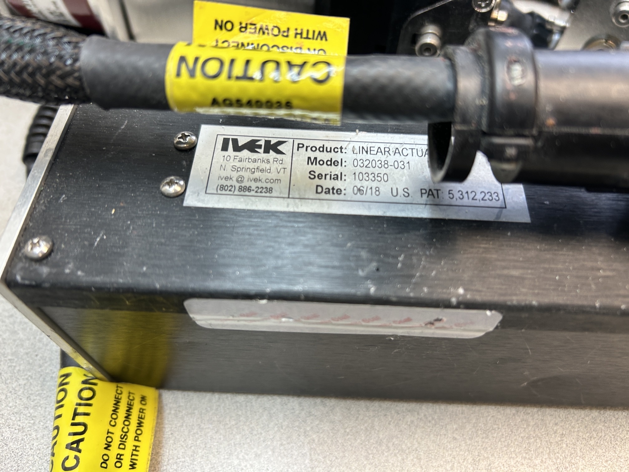 Lot of IVEK Multispense 2000 controllerS & actuators - Image 9