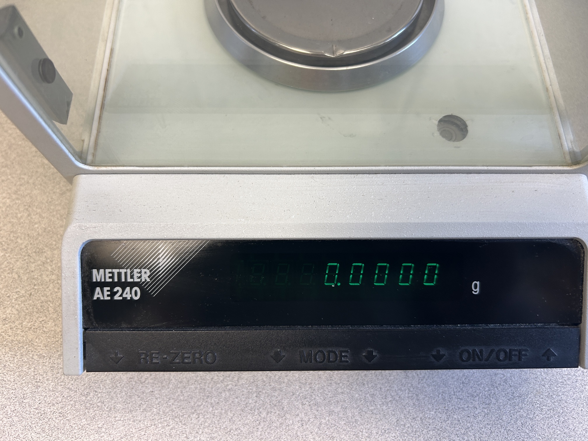 Mettler Toledo AE240 analytical scale - Image 6