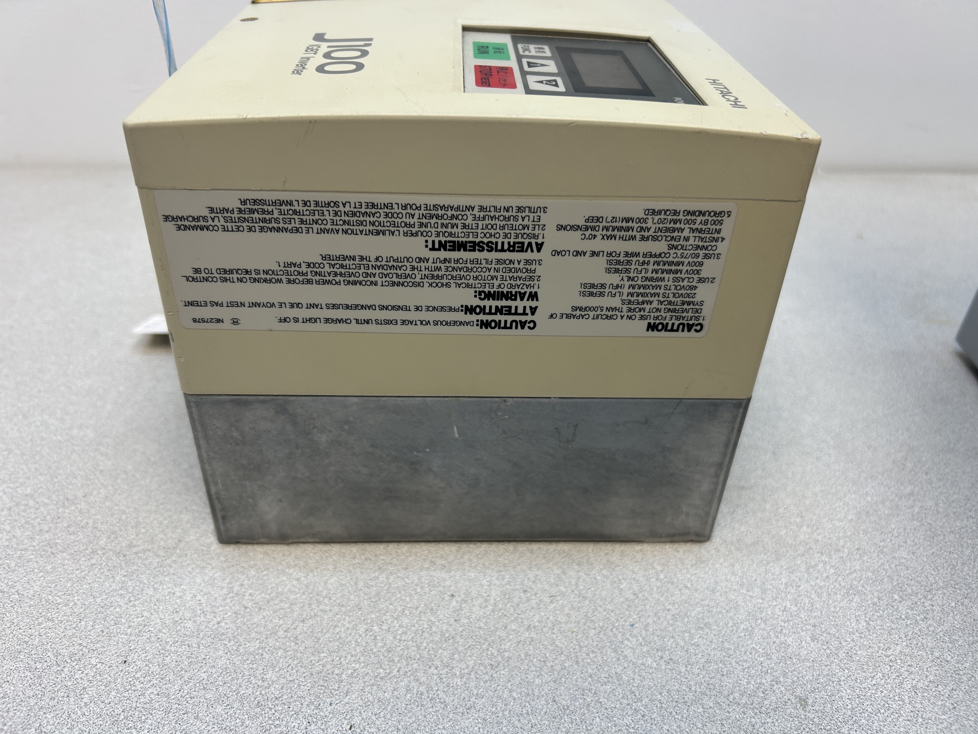 Hitachi J100-022LFU2 speed variator / inverter - Image 2