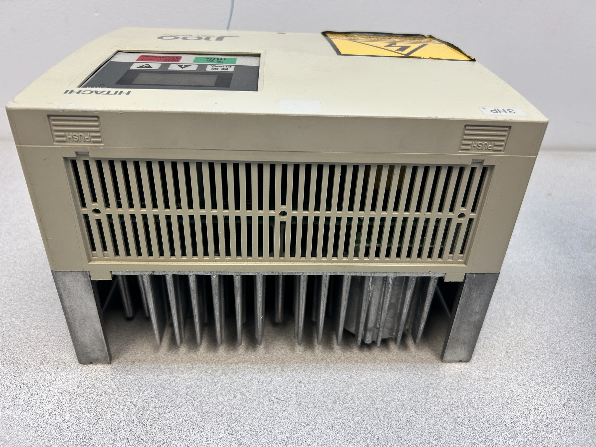 Hitachi J100-022LFU2 speed variator / inverter - Image 3