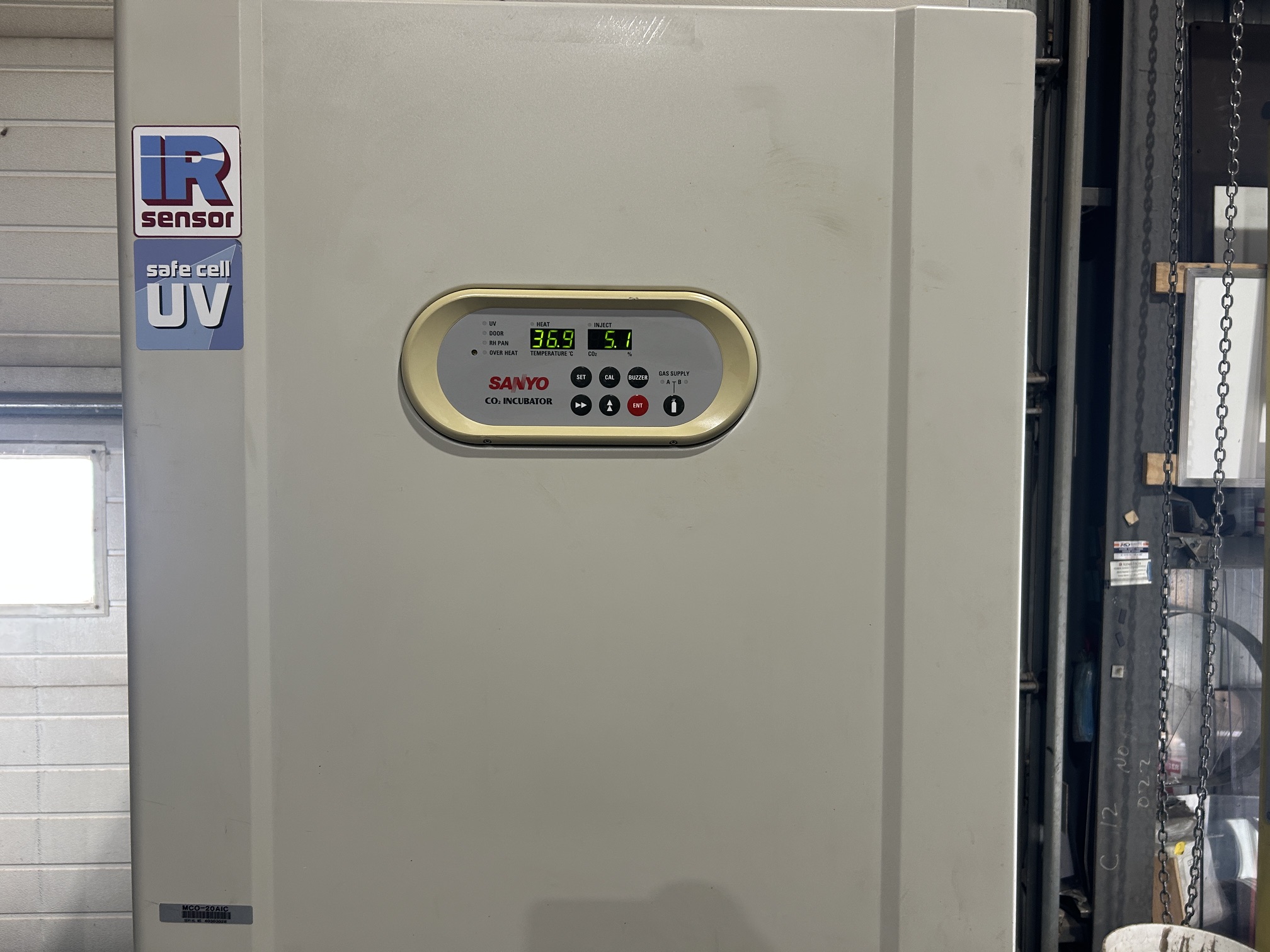 Incubateur de laboratoire Sanyo model MCO-20AIC