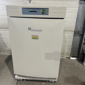 Incubateur de laboratoire Forma Scientific model 3110 au CO2