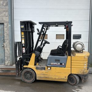 Chariot élévateur Caterpillar GC30
